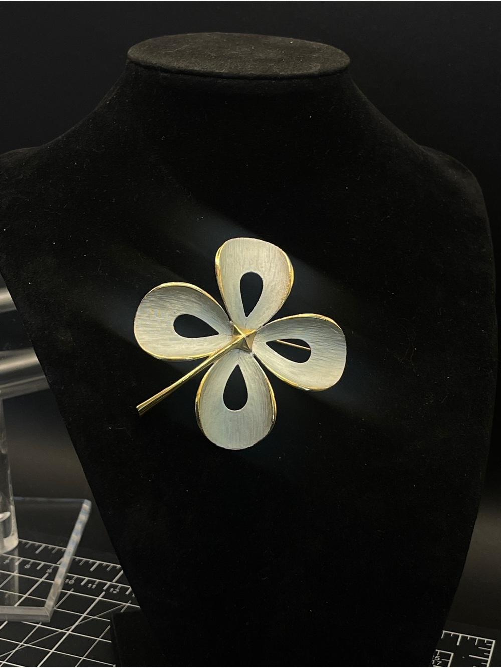 Vintage Park Lane Four Leaf Clover Brooch Two Tone Gold Silver Large Pin - Picture 8 of 12